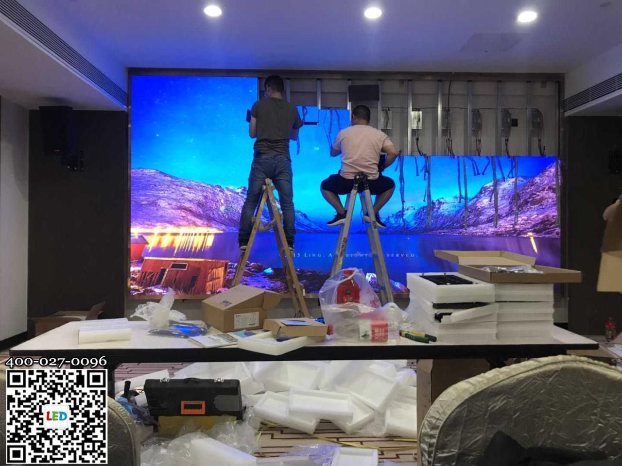 室内P2.5高刷安装5.jpg