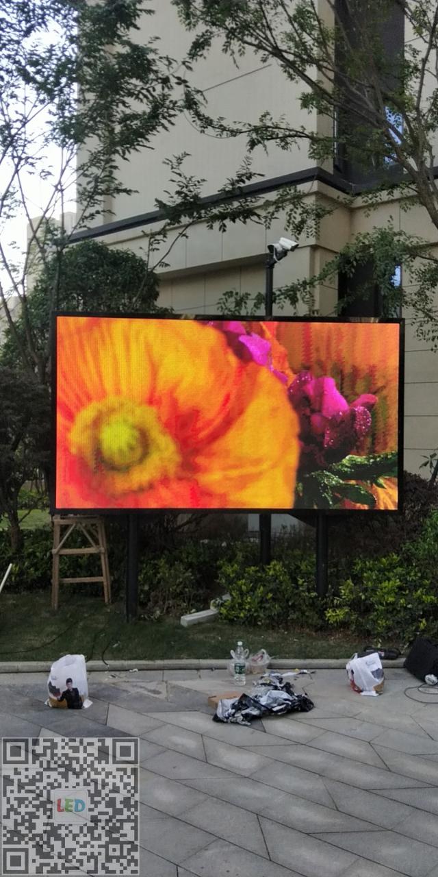 户外全彩小区立柱宣传屏