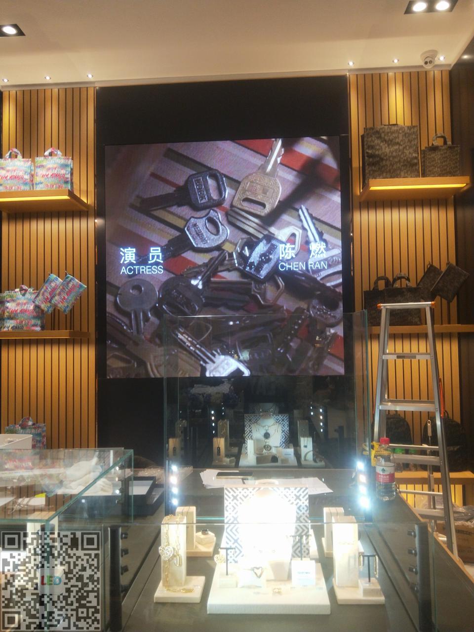 商场广告宣传室内P2.5全彩显示屏