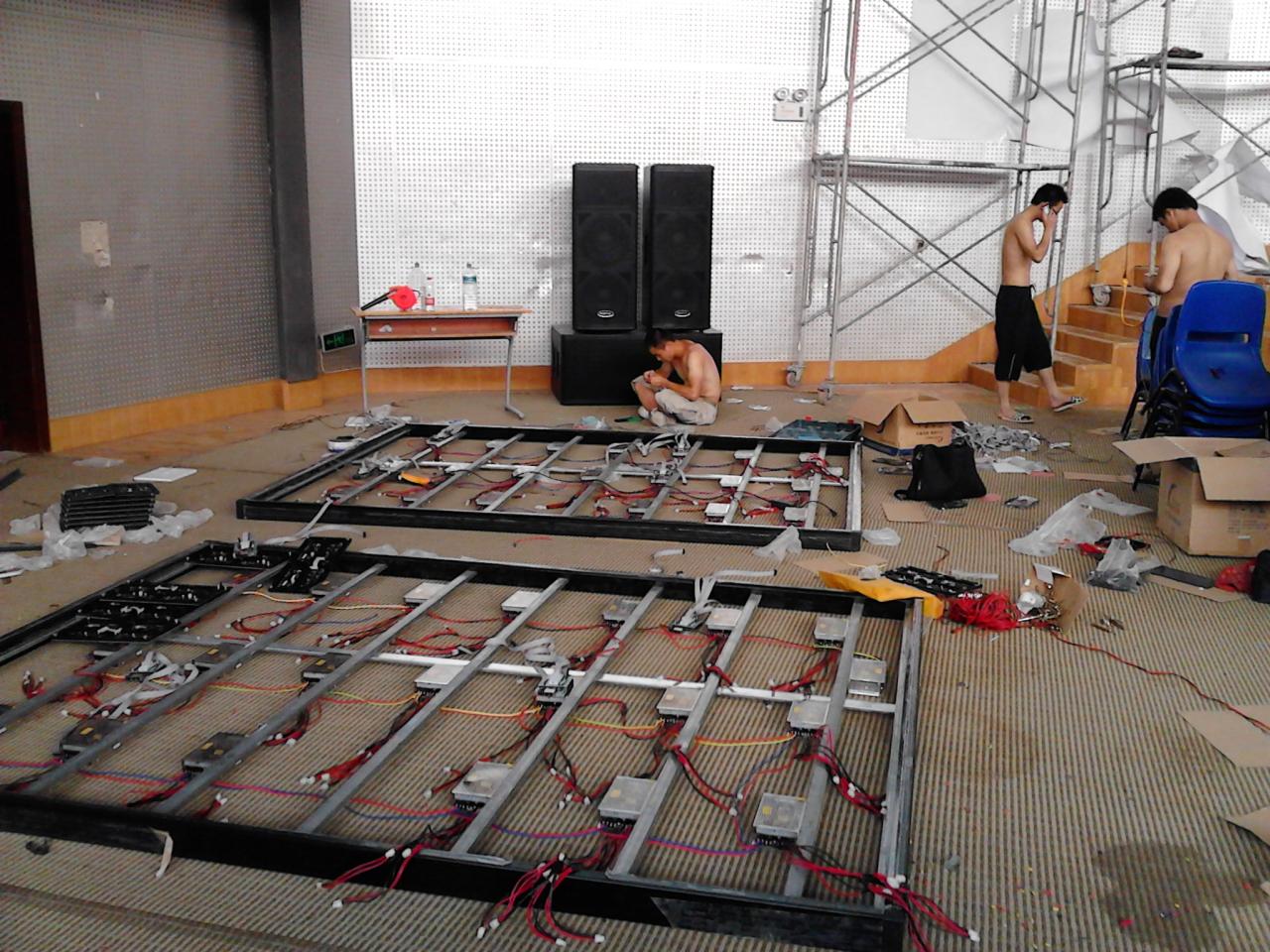 武汉纺织大学阳光校区演播厅P5全彩